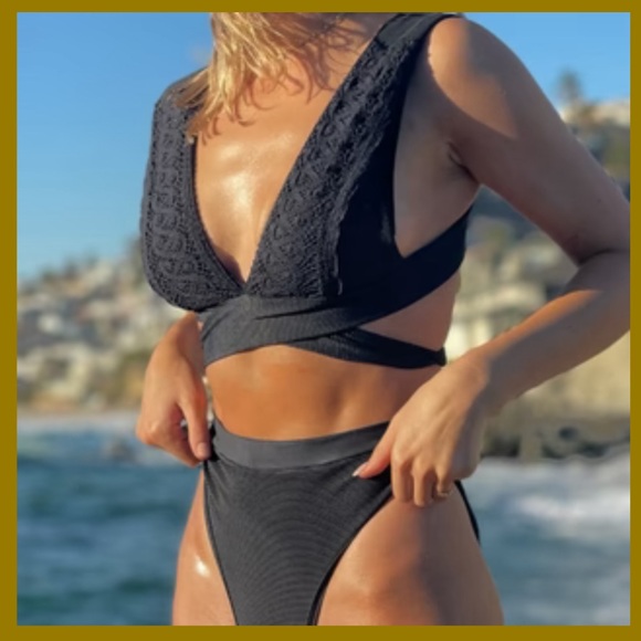 Elysiian Skiathos Bikini set in black - Picture 2 of 3